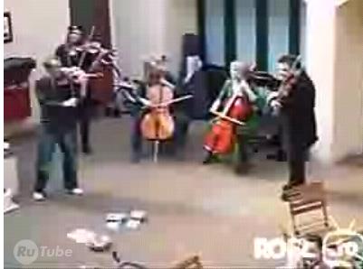 А нефиг по телефону болтать :)