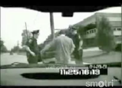 Мужик жестоко прикололся над полицией :)