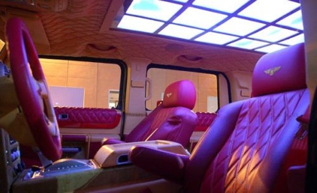 У Бентли нет внедорожников, но для арабского шейха это непроблема