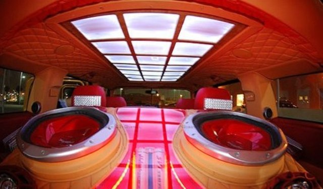 У Бентли нет внедорожников, но для арабского шейха это непроблема