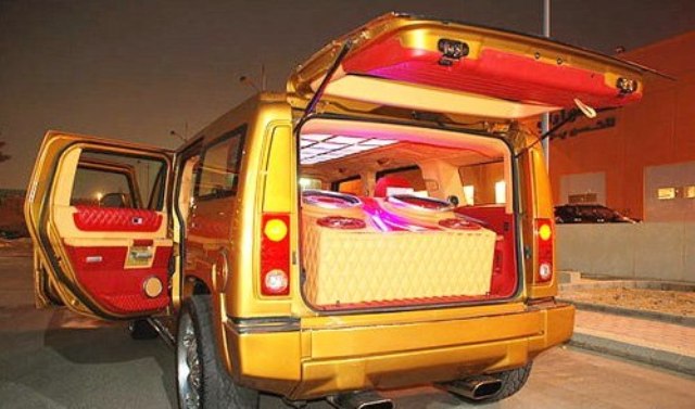 У Бентли нет внедорожников, но для арабского шейха это непроблема