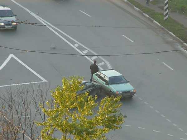 Очень неудачный перекресток...