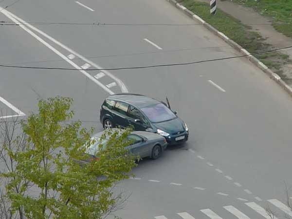 Очень неудачный перекресток...