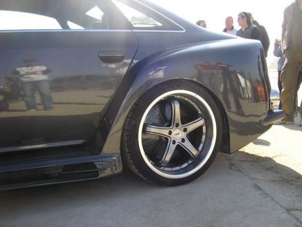 Довольно странный тюнинг Ауди