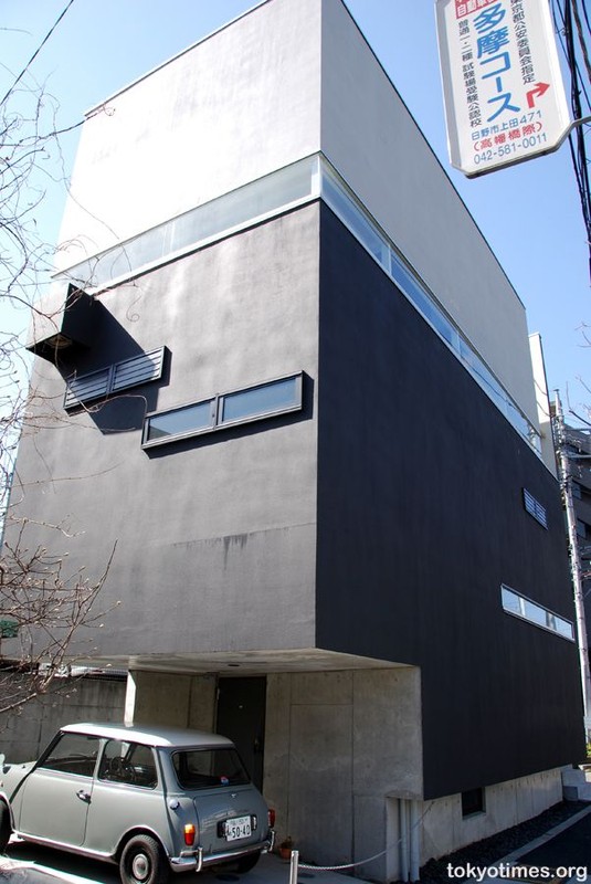 Странный дом в Токио