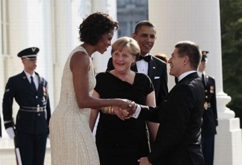 Ангела Меркель влюбилась в жену Барака Обамы? :)