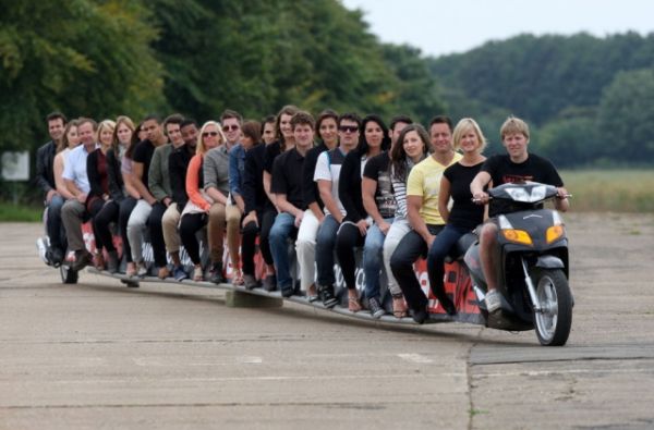 Самый длинный скутер в мире