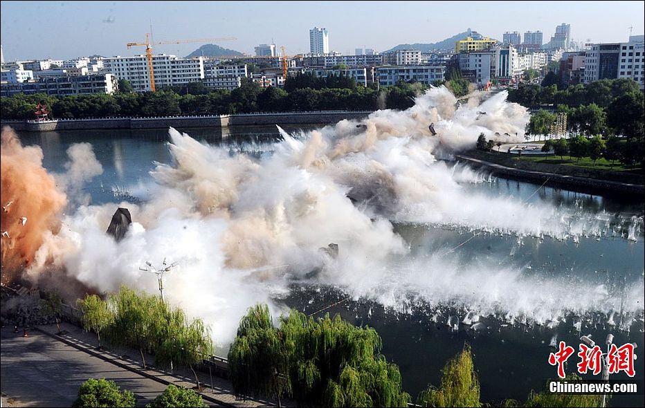 Подрыв моста Yichun Bridge в Китае