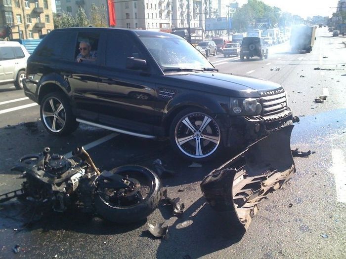 Судья на Range Rover убила байкера на Рязанском проспекте