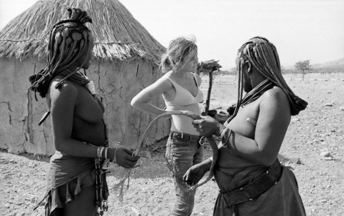 Обнаженная грудь - верный способ подружиться с женщинами Намибии