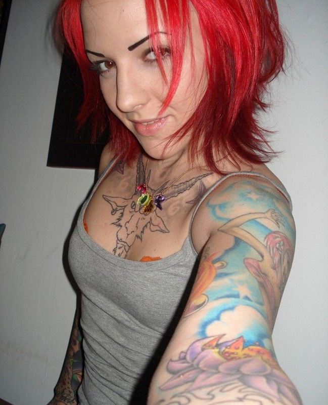 Как бы вы отнеслись к девушке с сатанинской татуировкой на груди?