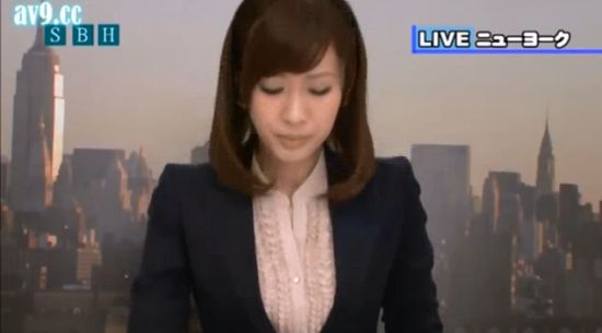 Asian news reporter cumed on wile reporting the news