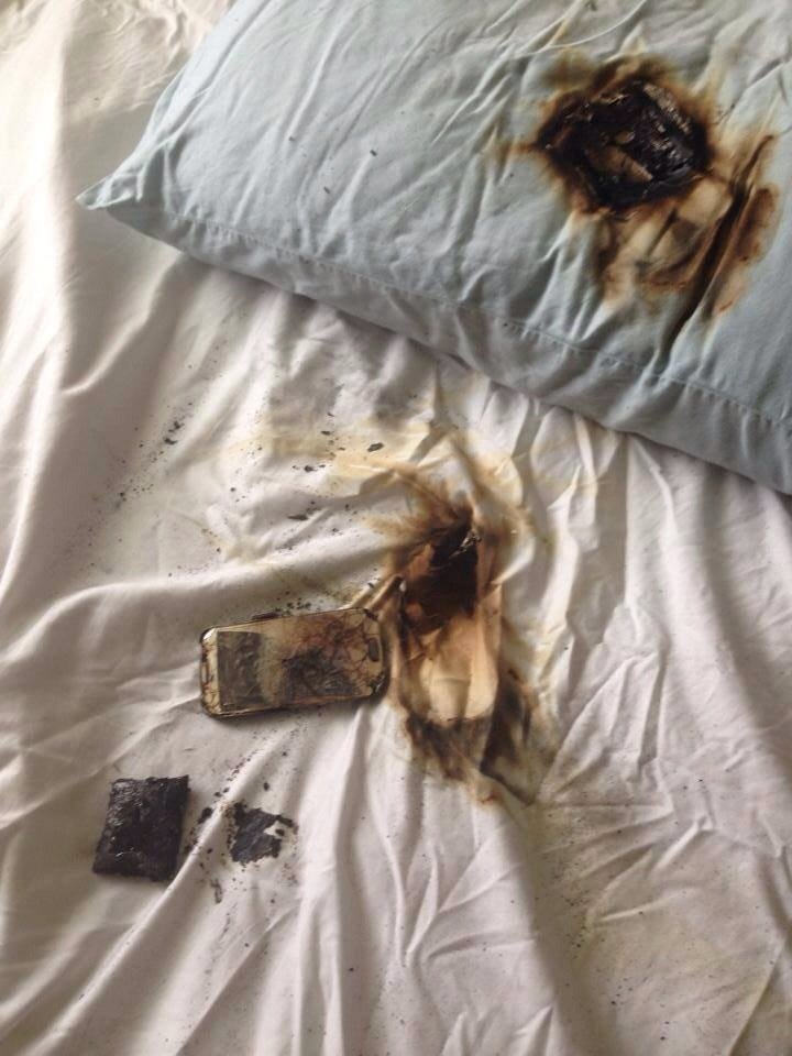 У 13-летней девочки под подушкой загорелся телефон