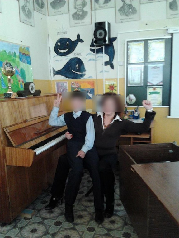 В Тверской области учительница прославилась откровенными фото в соцсети