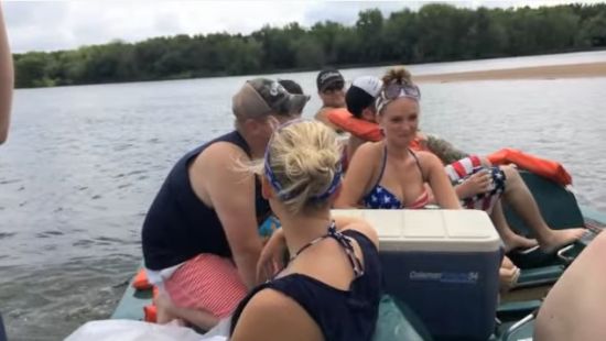 Предложение руки и сердца пошло не по плану Предложение руки и сердца пошло не по плану