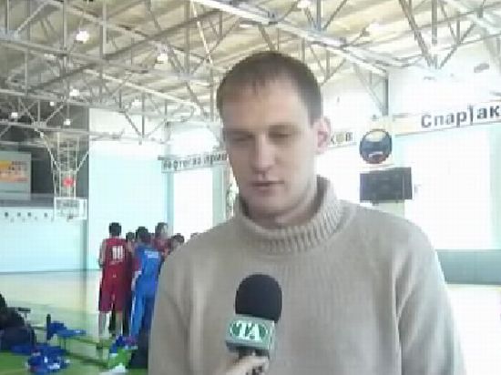 Накуренный тренер сборной УрФУ по баскетболу