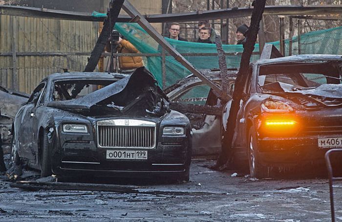 Пожар на московской стоянке, вылившийся в 150 000 000 ущерба