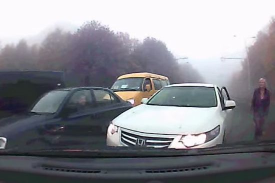 Заплатила за проезд по встречке