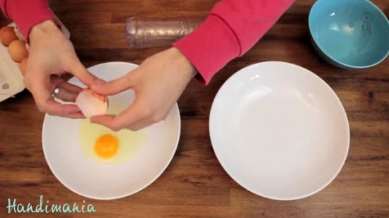 Самый простой и элегантный способ отделения яичного желтка от белка