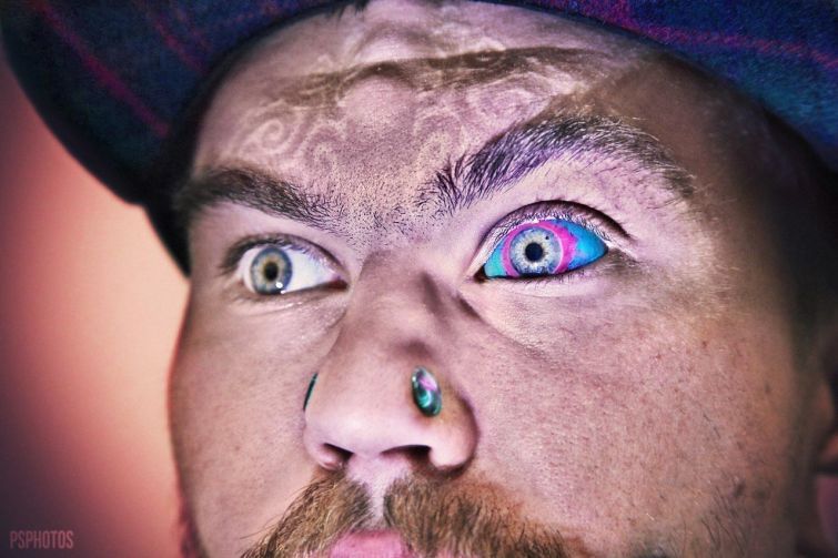 Мистическая привлекательность татуированных глазных яблок