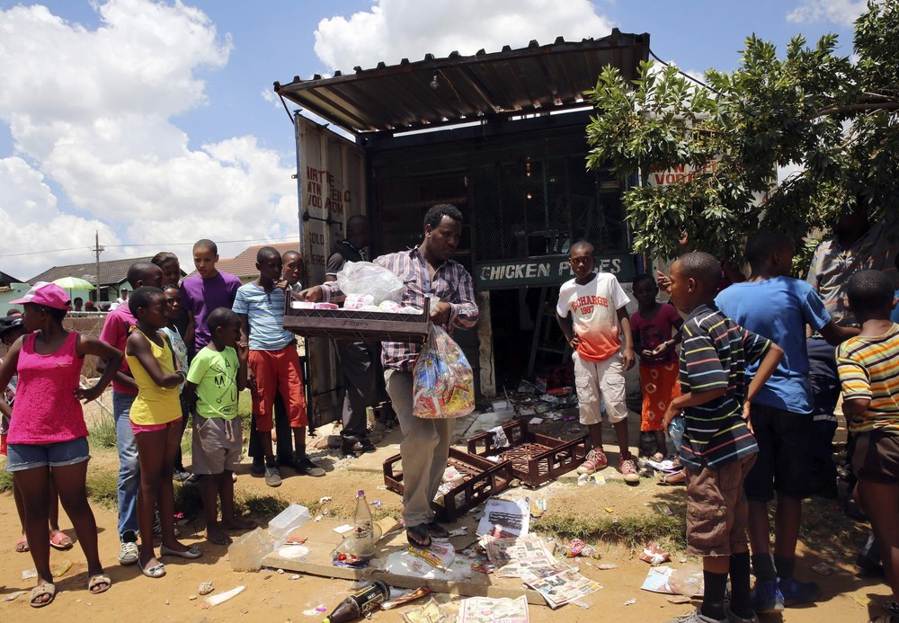 В Южной Африке разграбили магазины, принадлежащие иностранцам
