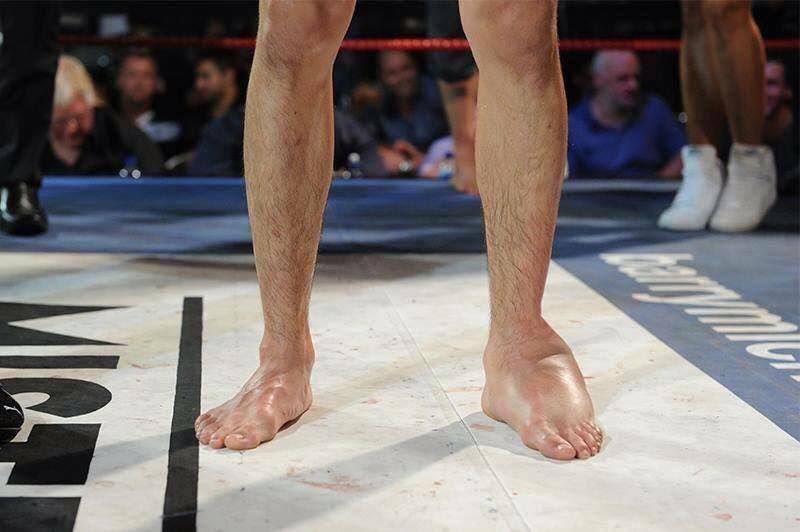 Ударная нога бойца MMA