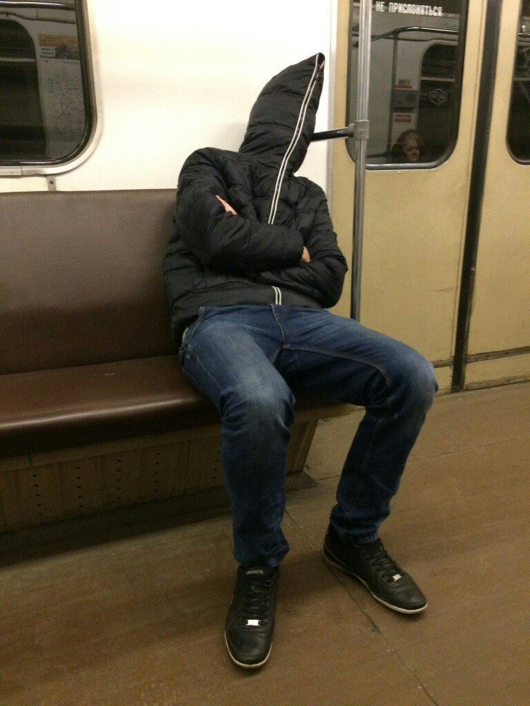 Суровая мода в метро