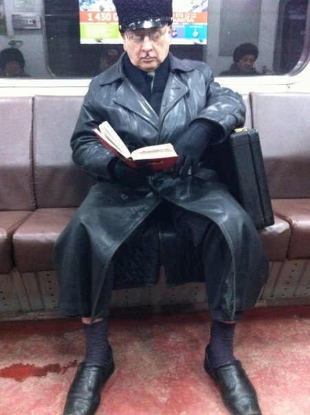Суровая мода в метро