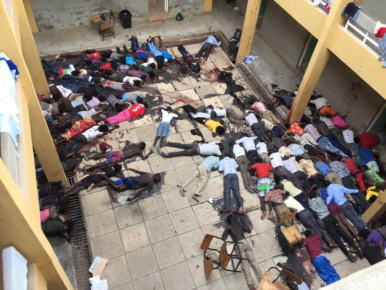 В Кении террористы расстреляли 147 студентов
