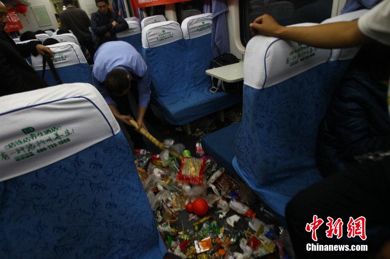 Страшная карма - быть проводником в китайском поезде в праздничные дни