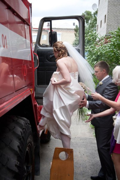 Суровый свадебный транспорт