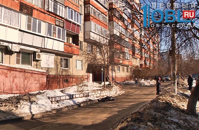 Похоронные службы Челябинска в течение 6 часов не могли забрать тело умершей женщины с улицы