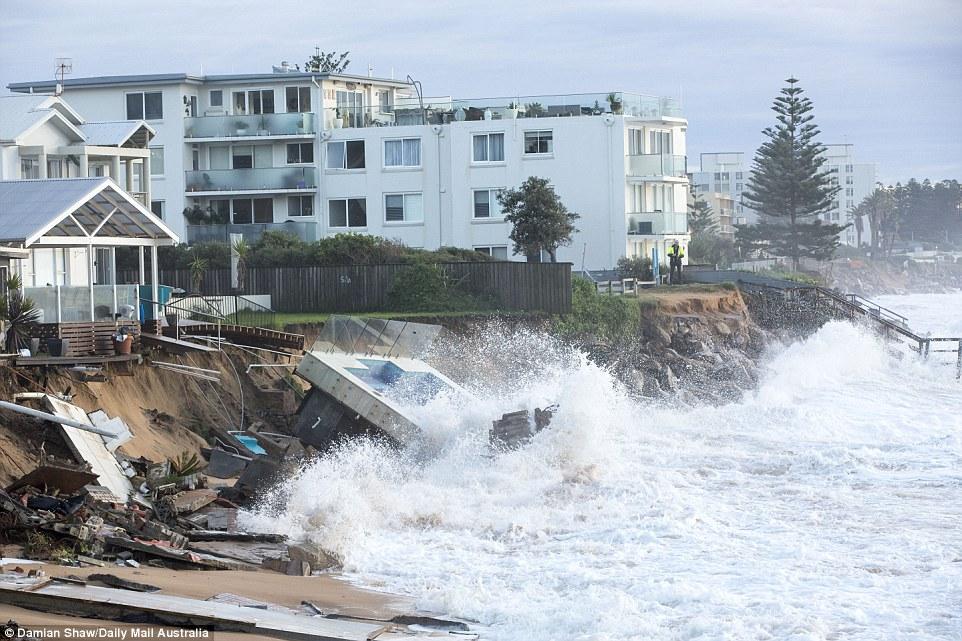 Сильнейший зимний шторм затопил Сидней