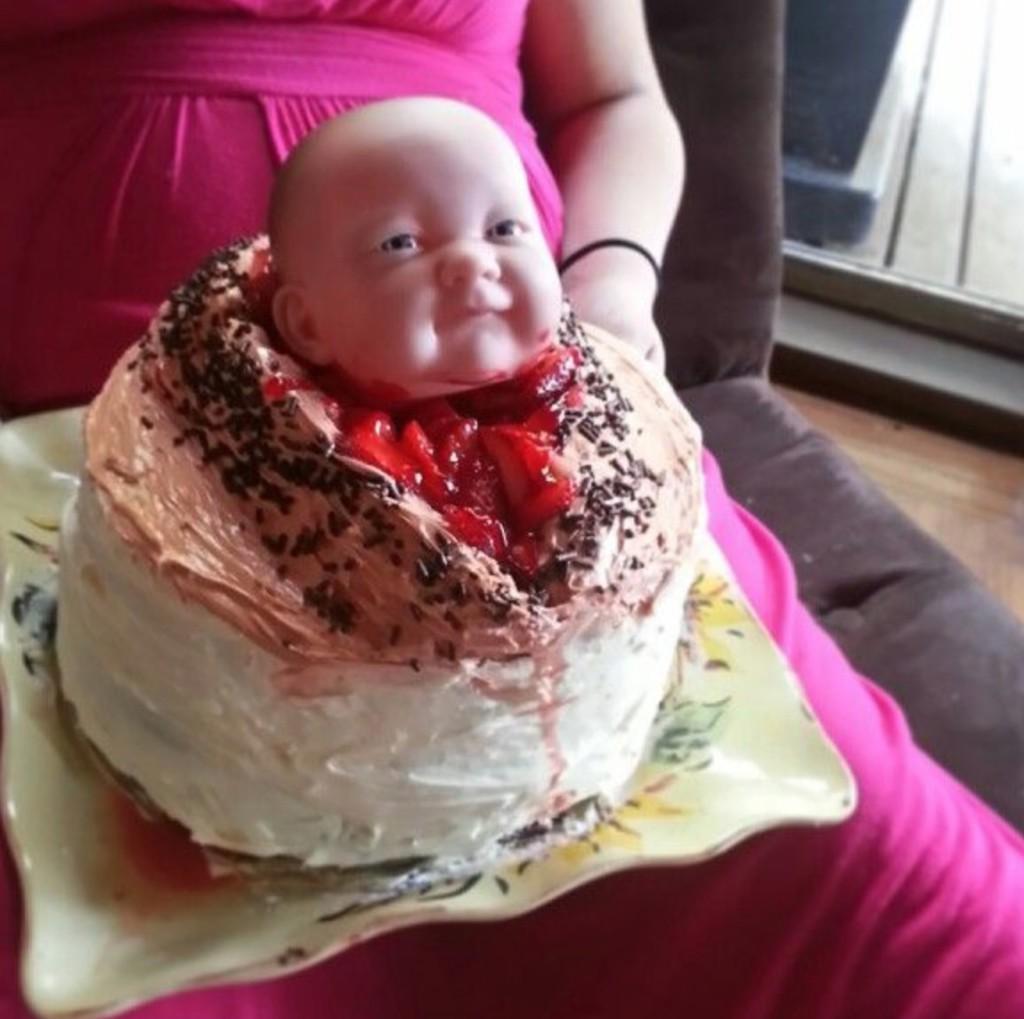 Пугающие торты, посвященные рождению ребенка