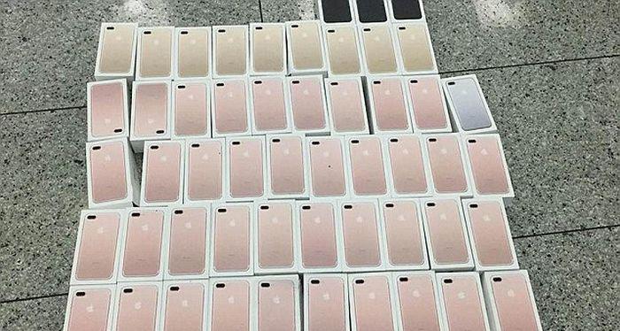 В китайском Шэньчжэне у контрабандистов изъяли 400 смартфонов iPhone 7