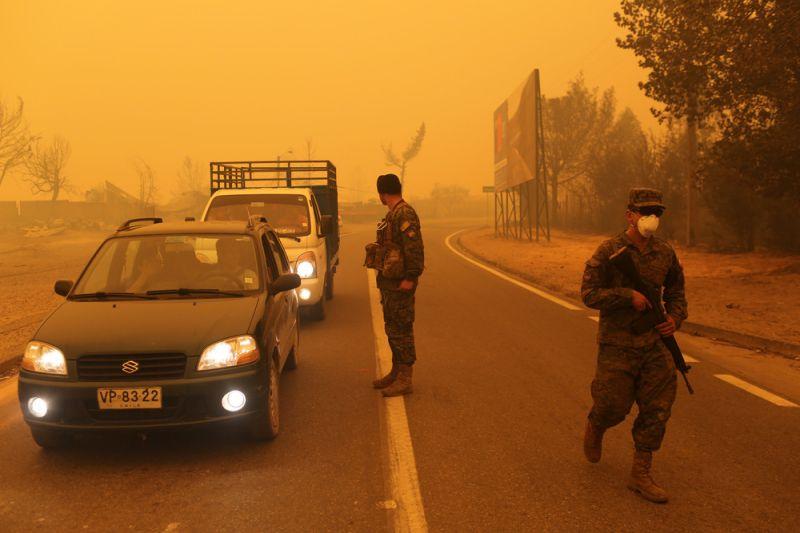 Лесные пожары в Чили: гибнут люди и города