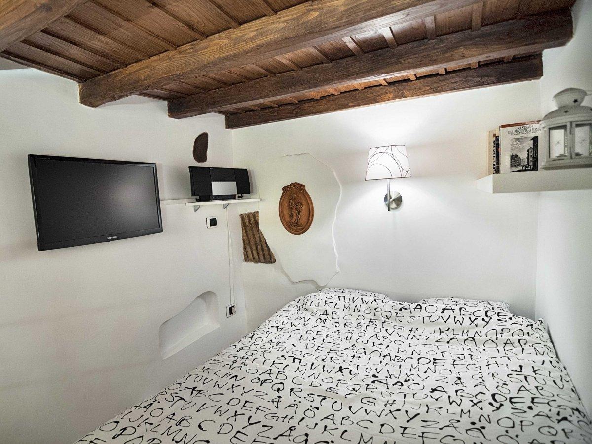 Квартира площадью 7 кв. метров в Риме