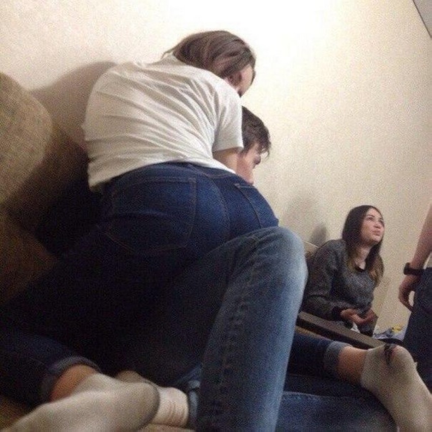 Русские студенты после занятий занимаются сексом у парня дома