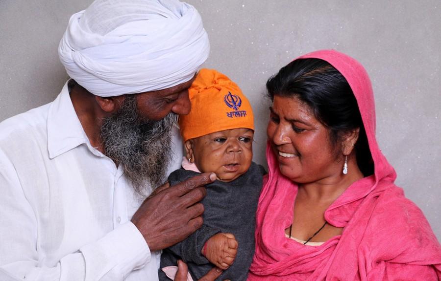 21-летний индиец застрял в теле младенца