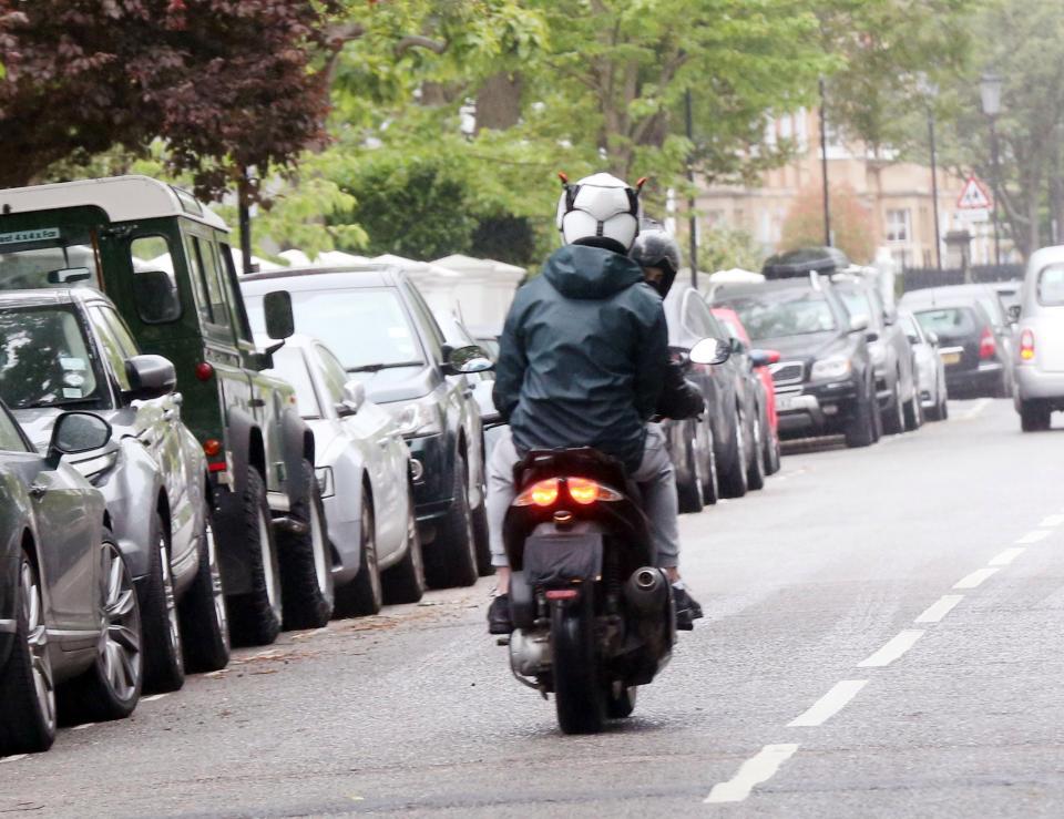 Налётчики на скутерах терроризируют Лондон