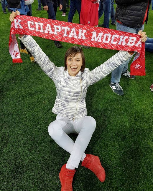 Симпатичные болельщицы российских футбольных клубов