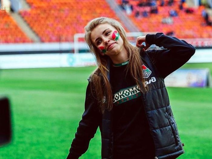 Симпатичные болельщицы российских футбольных клубов