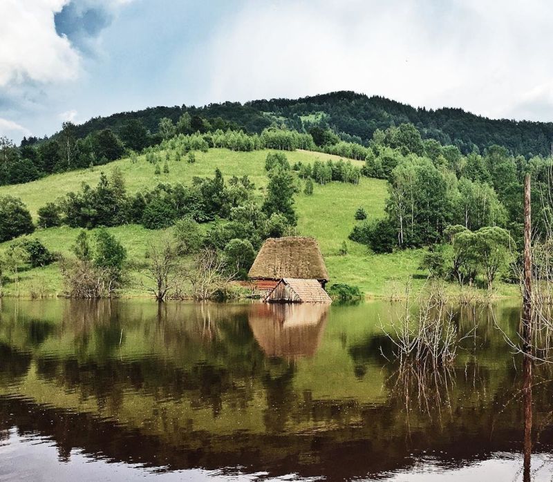 Румынскую деревню затопило токсичными водами