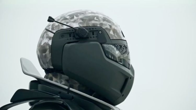 По мотивам «Звездных войн» и «Робокопа»: в России показали прототип боевого костюма нового поколения