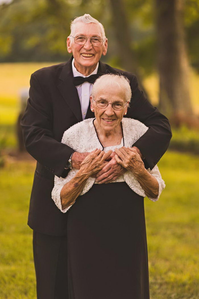 65 лет со свадьбы. Удивительные фотографии пожилой пары