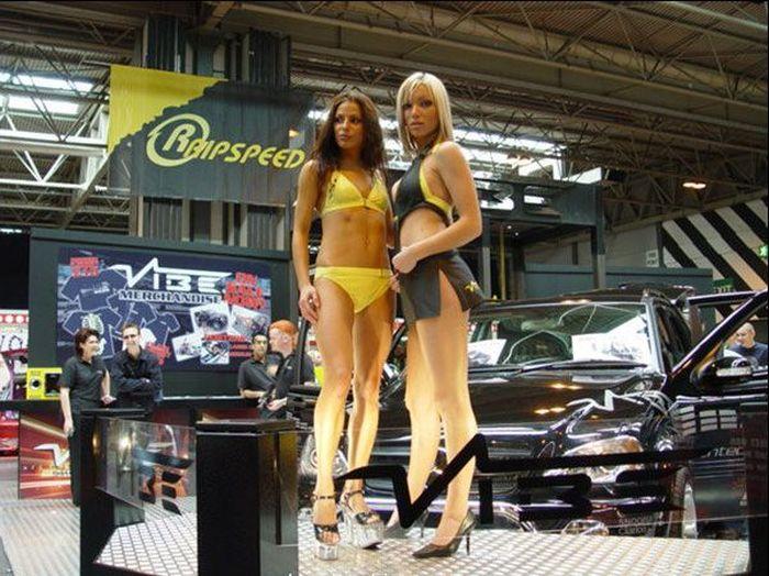 Девушки с автомобильных выставок