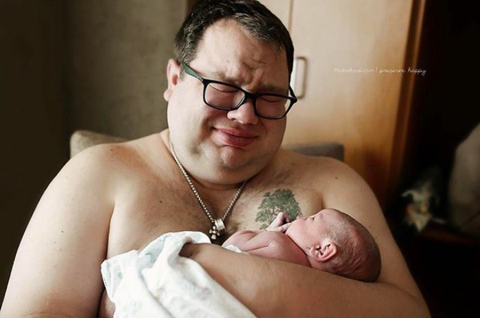 25 мощных фотографий отцов, присутствовавших при рождении своего ребенка