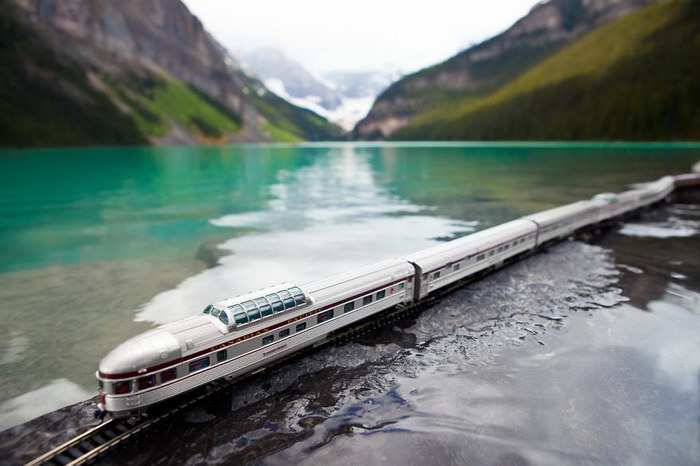 Путешествие на игрушечном поезде по Канаде в фотографиях Jeff Friesen