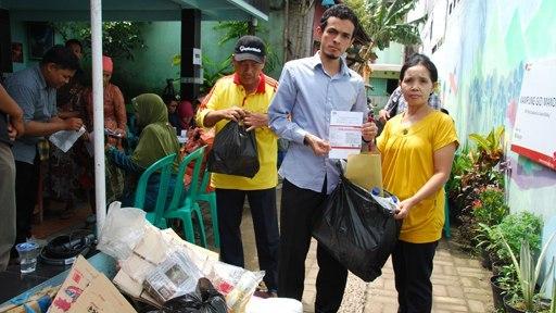 В Индонезии даже мусором можно оплатить визит к врачу