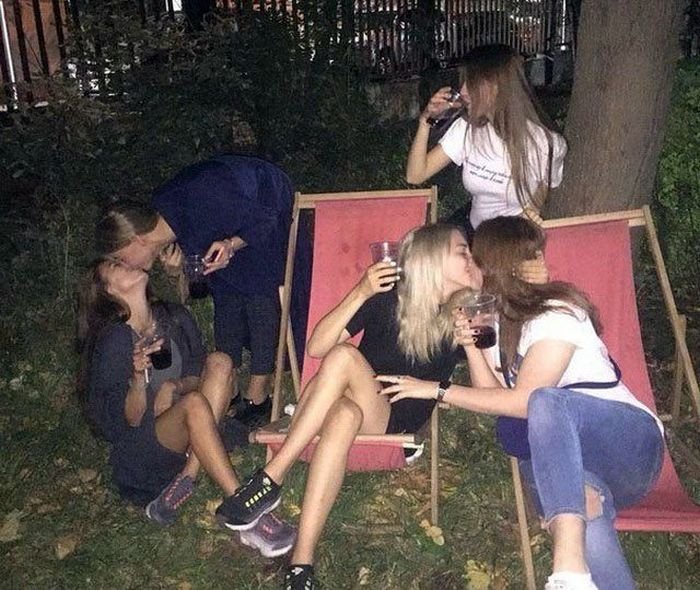 Неопытные пьяные  школьницы